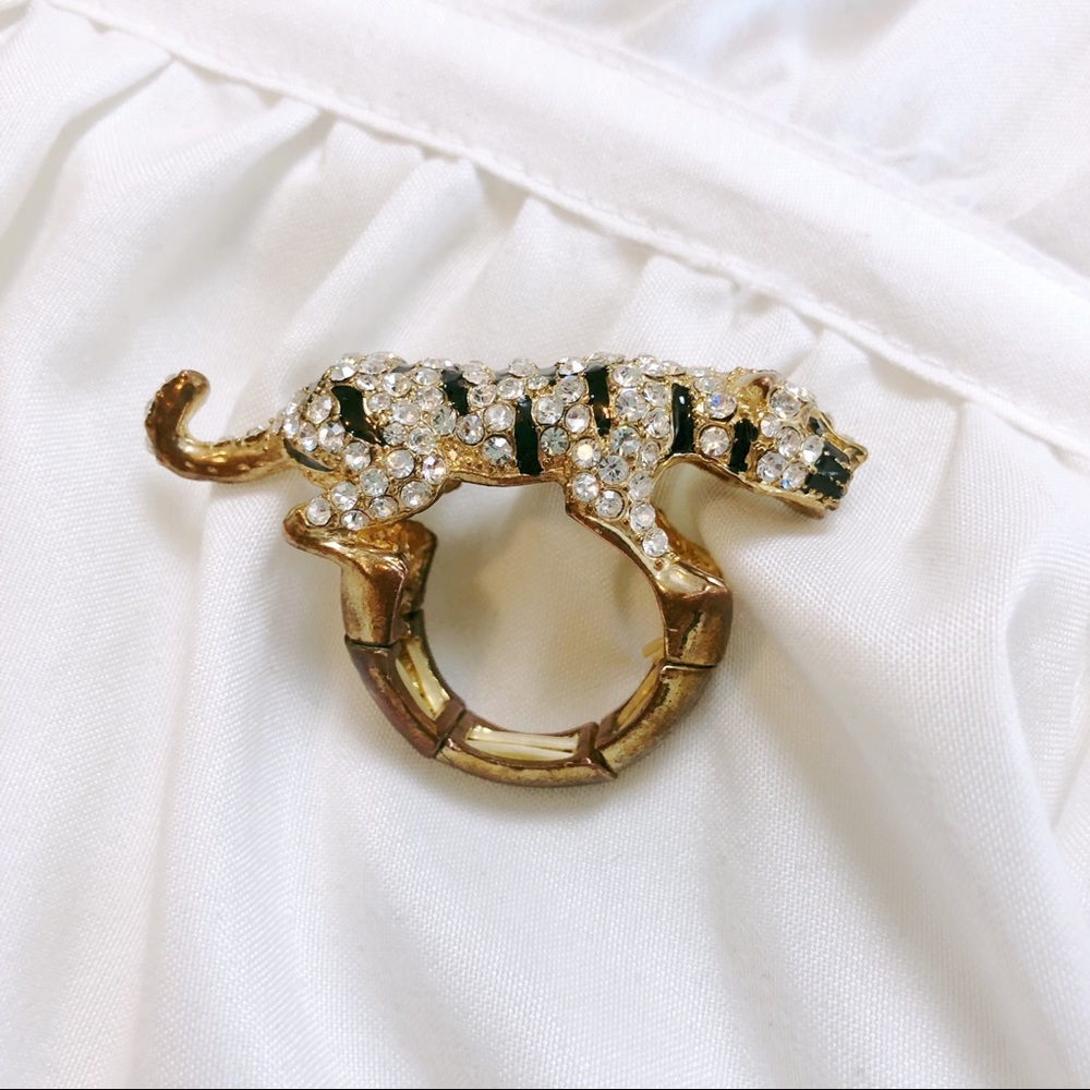 DONATION SALE Stretchy Tiger Rhinestone Ring - Picture 1 of 5